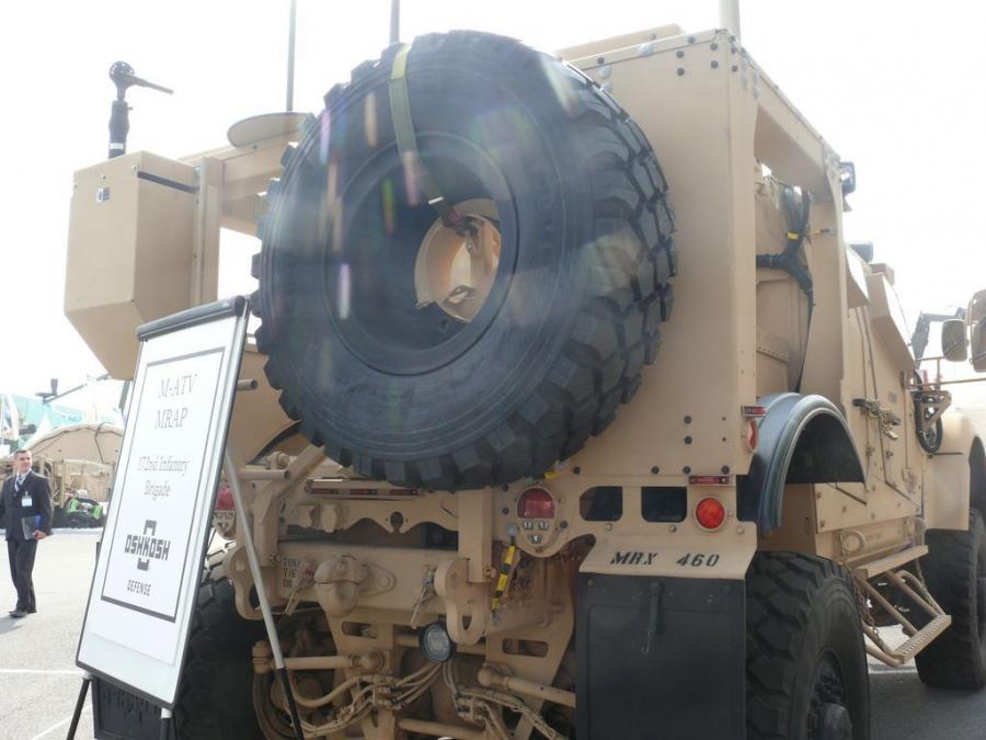 Детали экстерьера Oshkosh M-ATV 2009 года  (фото 42 из 676)